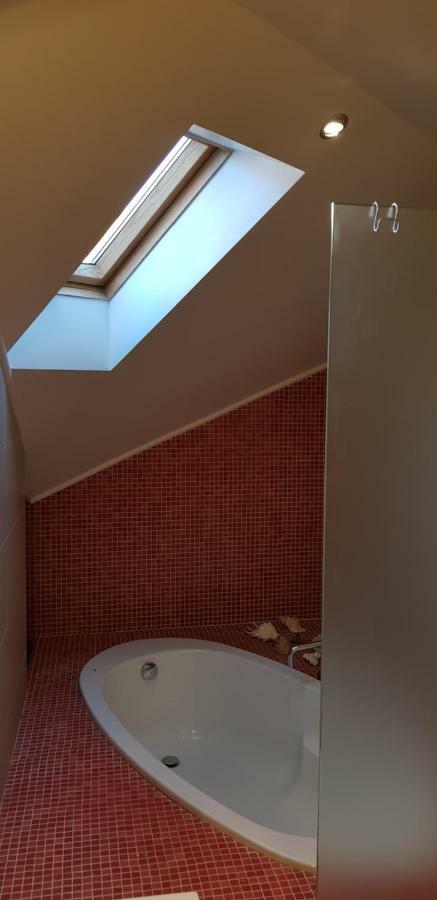 Exceptional Uzupis Bridge 3 Bedroom Apartment 빌뉴스 외부 사진