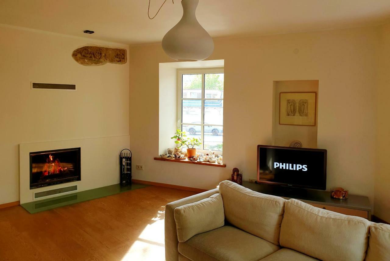 Exceptional Uzupis Bridge 3 Bedroom Apartment 빌뉴스 외부 사진
