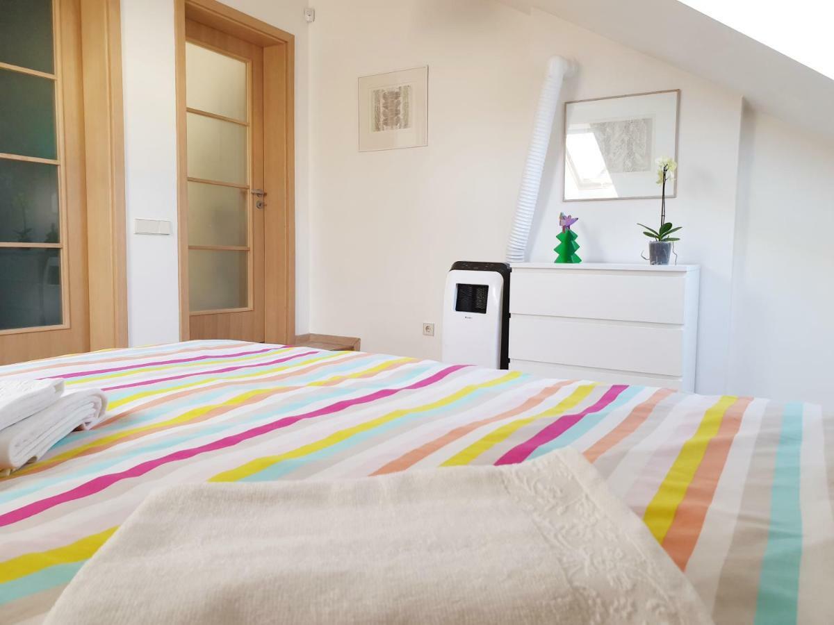 Exceptional Uzupis Bridge 3 Bedroom Apartment 빌뉴스 외부 사진