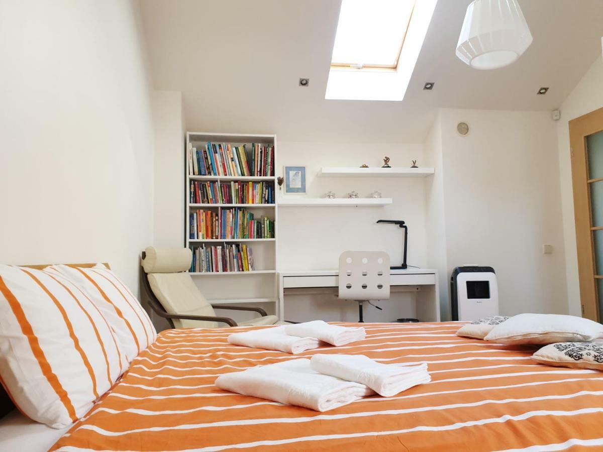 Exceptional Uzupis Bridge 3 Bedroom Apartment 빌뉴스 외부 사진