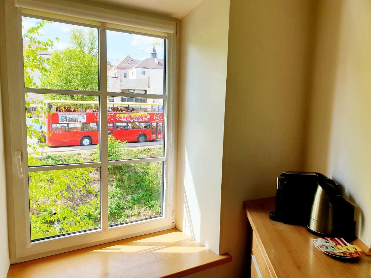 Exceptional Uzupis Bridge 3 Bedroom Apartment 빌뉴스 외부 사진