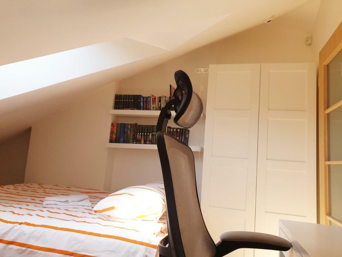 Exceptional Uzupis Bridge 3 Bedroom Apartment 빌뉴스 외부 사진