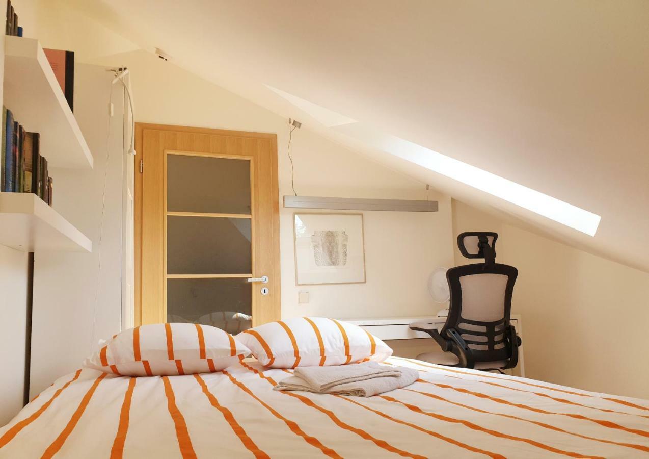 Exceptional Uzupis Bridge 3 Bedroom Apartment 빌뉴스 외부 사진